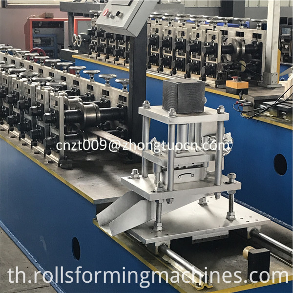 เหล็กม้วนชัตเตอร์ประตูเครื่องขึ้นรูป 07 steel shutter door roll forming machine 07